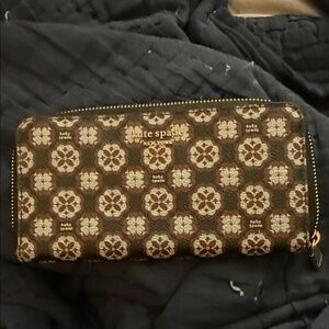 Kate Spade Black and Cream Patterned Wallet